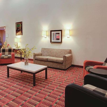 Ramada Inn By Wyndham Fairfield Nj Exterior foto